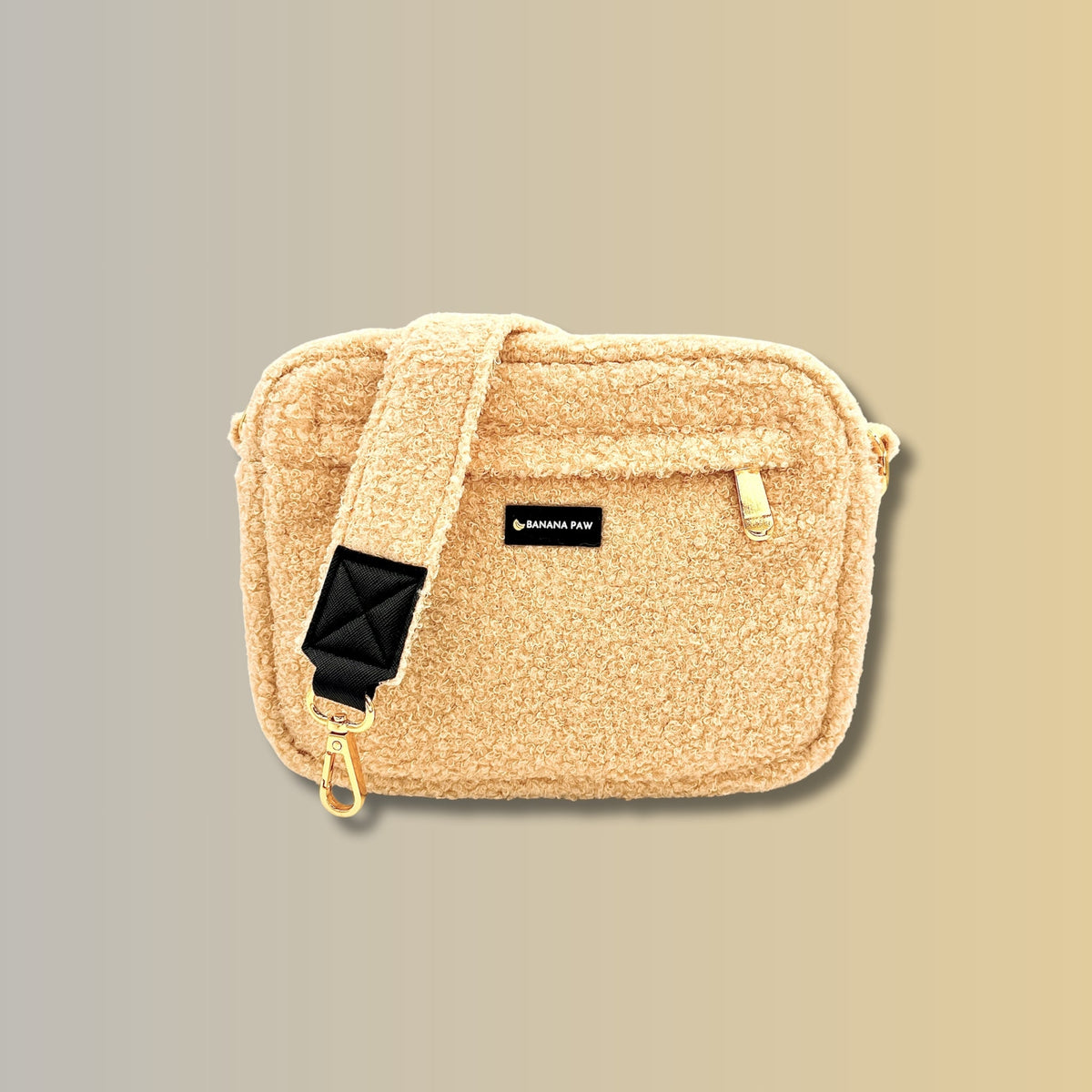 Gassitasche St. Tropez aus Teddyfleece in Vanilla Dream mit Gurt und Karabiner